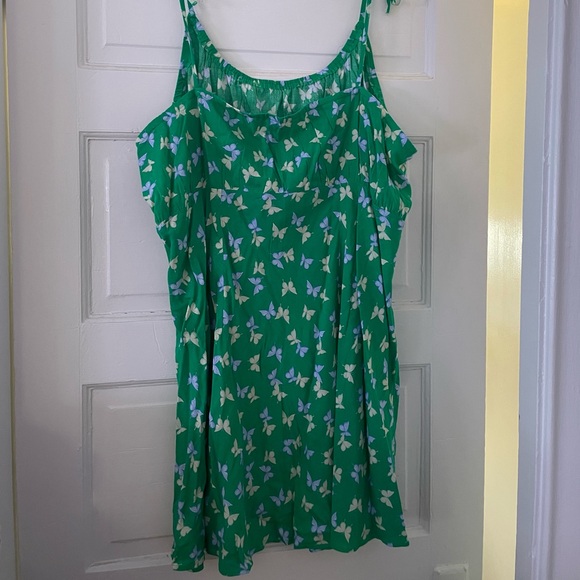 H&M Butterfly Patterned Plus Size Slip Mini Dress - Picture 2 of 5